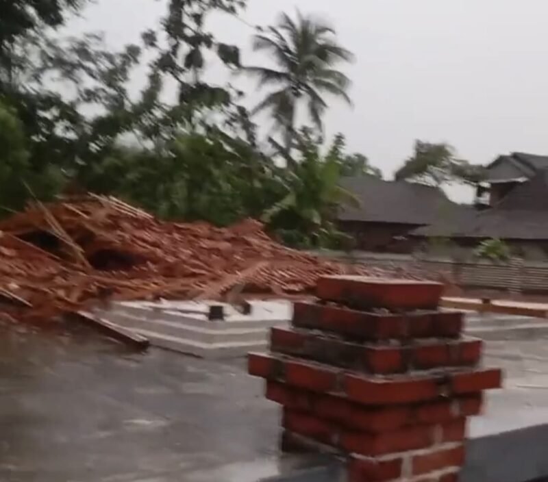 Petilasan peninggalan Sunan Kalijaga yang terdampak angin puting beliung.