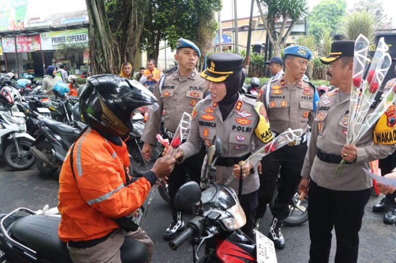 Kapolres Salatiga memimpin langsung Operasi Zebra Candi 2025.
