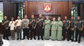 Pangdam IV/Diponegoro melepas keberangkatan personel umroh ke Tanah Suci.