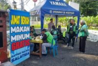 Sarapan gratis untuk pengemudi ojol yang disediakan oleh Satpas Prototype Satlantas Polres Salatiga.