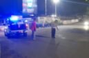 Polisi sedang melakukan olah TKP laka lantas di simpang tiga Kalinongko.