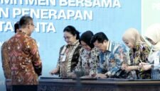 Wali Kota Salatiga menandatangani Komitmen Bersama Pembangunan dan Penerapan Manajemen Talenta.