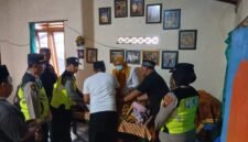 Penyerahan jenazah korban kepada pihak keluarga untuk dimakamkan.