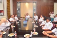 Pembinaan dan rakor Wali Kota bersama seluruh camat dan lurah se-Kota Salatiga.