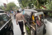 Kondisi Daihatsu Hijet saat menabrak pembatas jembatan.