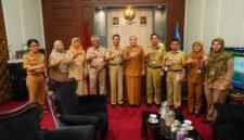 Pertemuan Wakil Wali Kota Salatiga dengan Tim Koordinasi Penanggulangan Kemiskinan di Pemkot Salatiga.