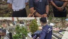 Petugas dan warga binaan Rumah Tahanan Negara Salatiga menggelar kerja bakti di makam Cungkup dan mushala Al Mana.