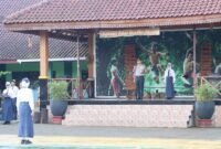 Kapolres Salatiga menjadi Pembina Upacara, tanamkan nilai SEGAR kepada pelajar SMPN 3.