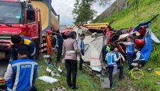 Situasi TKP kecelakaan beruntun yang melibatkan tiga kendaraan truk di ruas Jalan Tol Semarang–Solo KM 431.