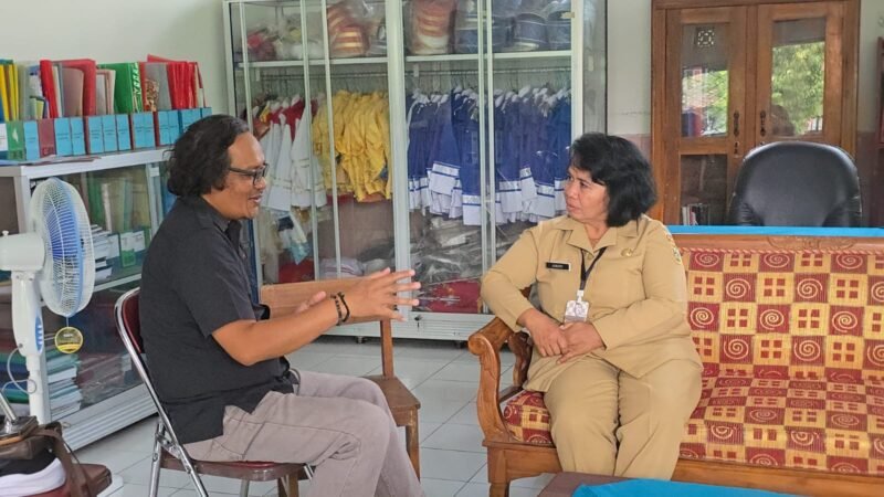 Klarifikasi dan penjelasan Kepala SD Negeri Dukuh 05, Jumarti saat ditemui wartawan.