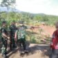 Danrem 073/Makutarama saat meninjau langsung lokasi bencana tanah longsor di Desa Kalongan,  Ungaran Timur.