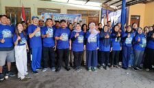 Kader dan simpatisan DPC Partai Demokrat Kabupaten Semarang dalam kegiatan Langit Biru Indonesia Asri.